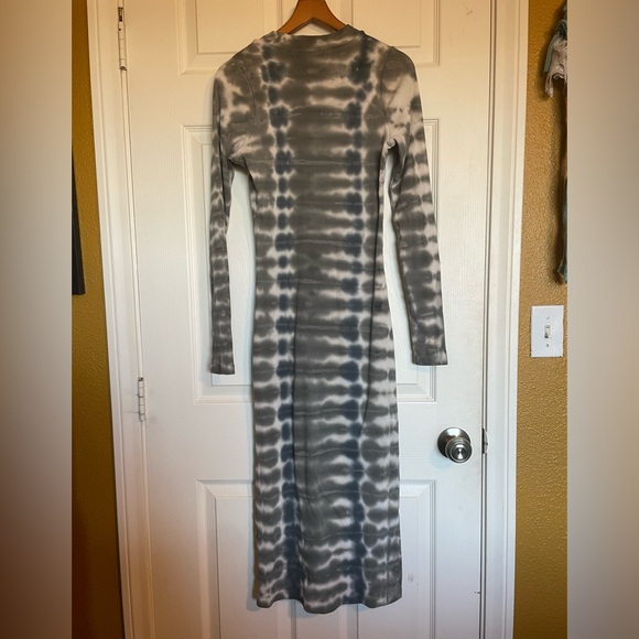 Young Fabulous and Broke Bodycon Long Sleeve Midi Tie Dye dress - Picture 4 of 7